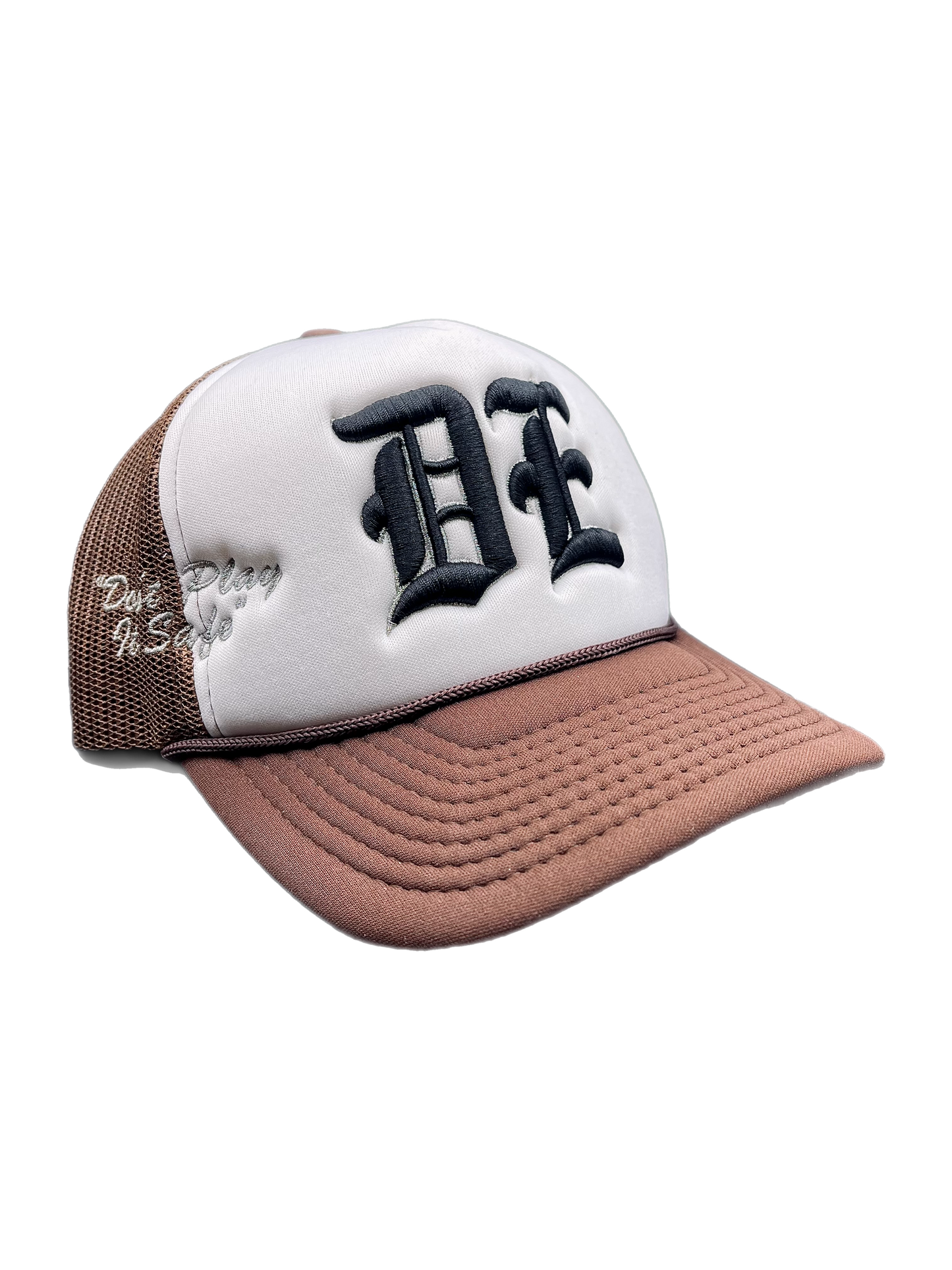 "DE" MODERN TRUCKER HAT